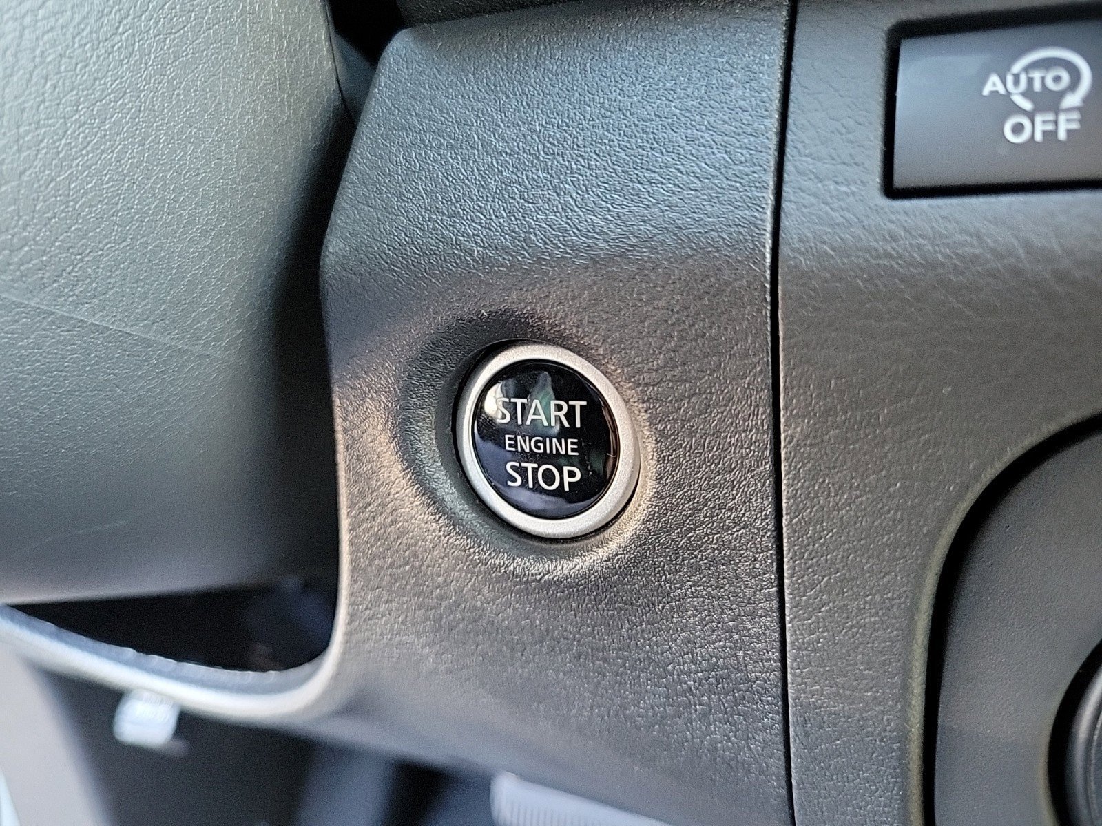 2025 Nissan Frontier SV photo 29