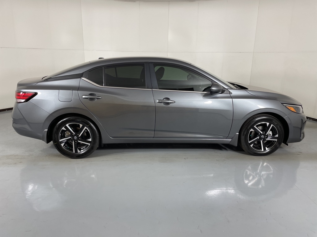 2025 Nissan Sentra SV photo 9