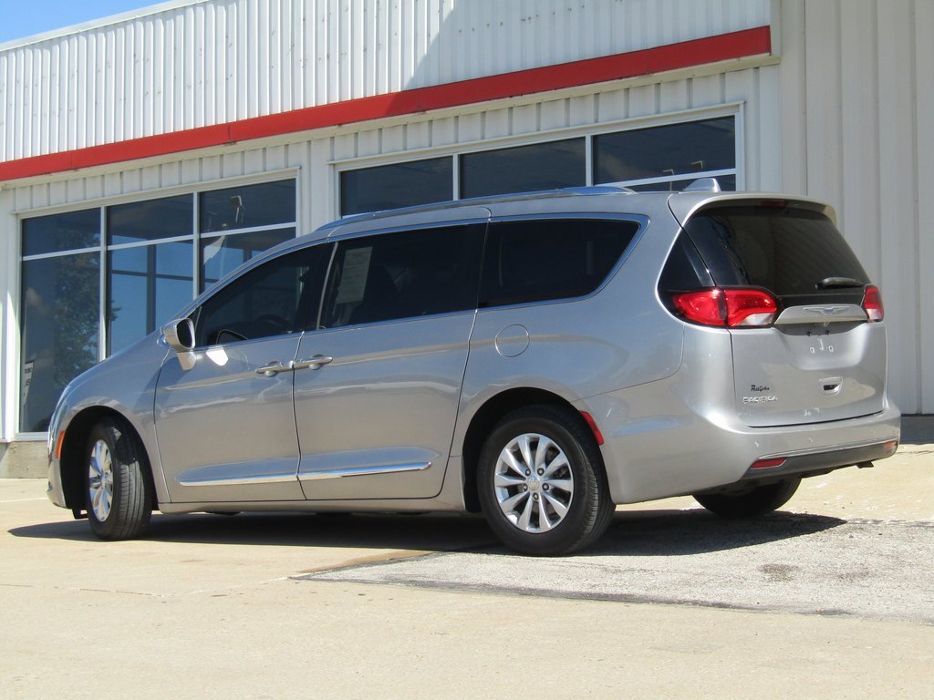 2019 Chrysler Pacifica Touring L photo 7