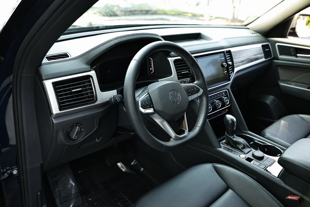 2022 Volkswagen Atlas Cross Sport V6 SE Technology photo 15