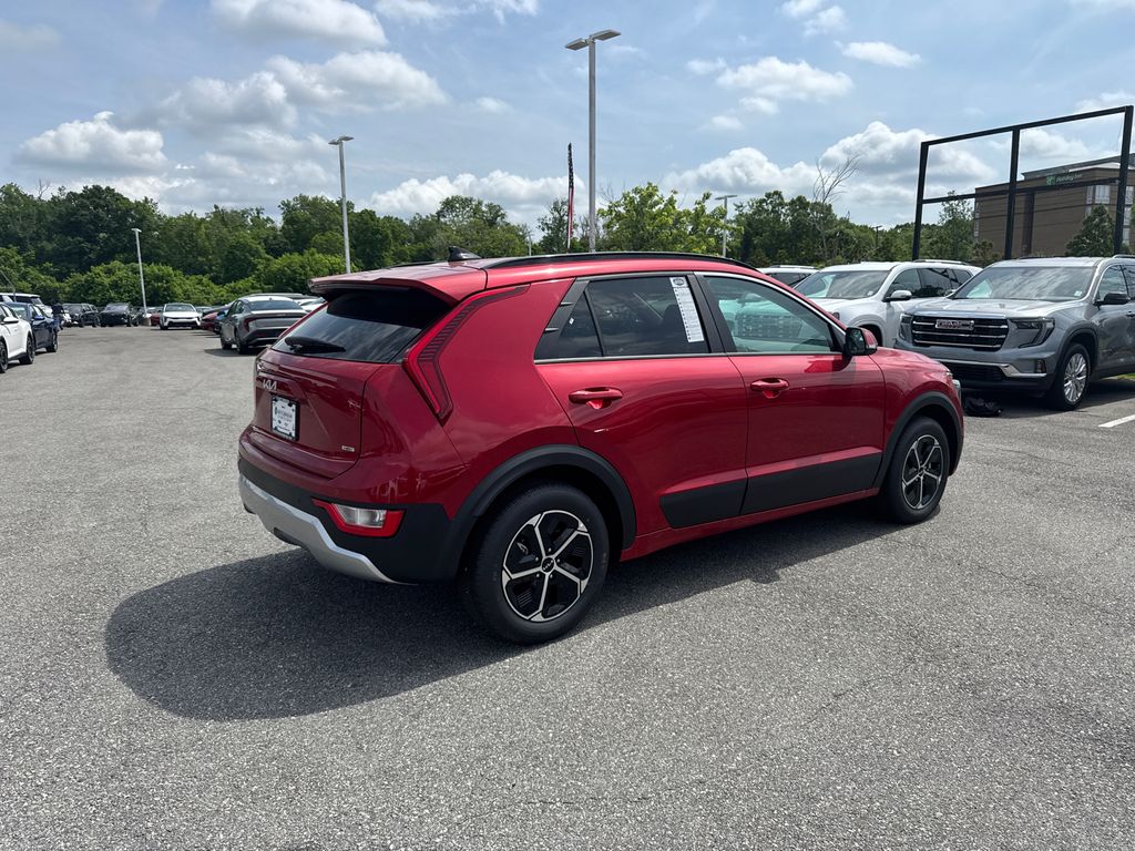 2025 Kia Niro EX photo 3