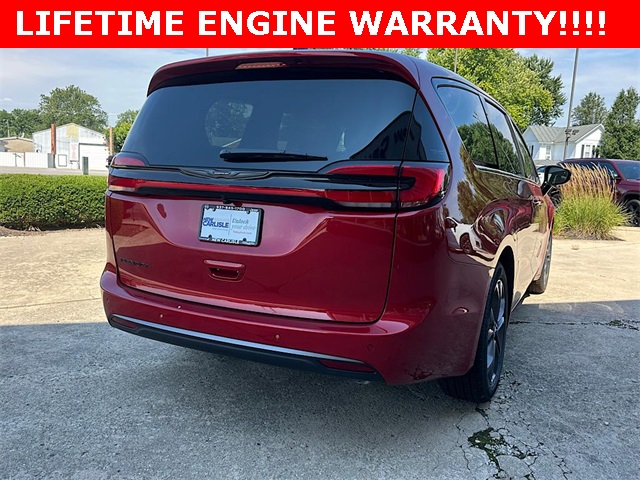 2026 Chrysler Pacifica photo 5