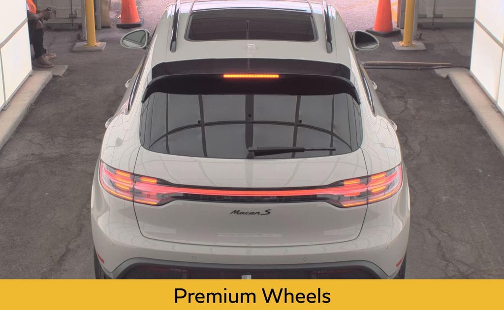 2023 Porsche Macan S photo 5