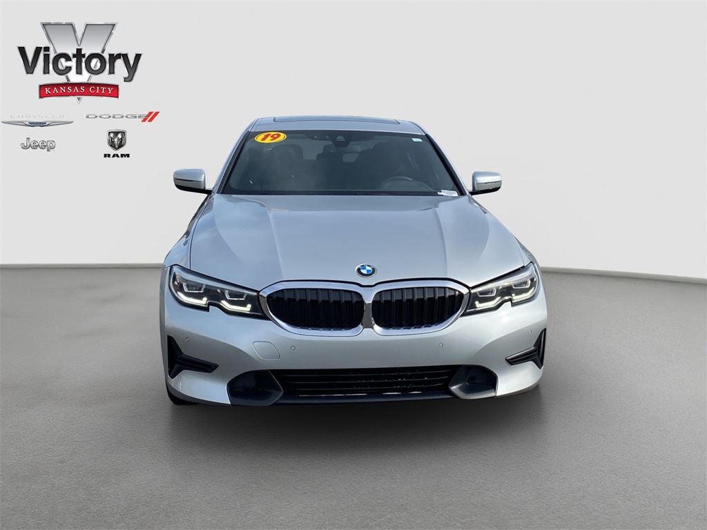 Used 2019 BMW 3 Series 330i with VIN WBA5R7C57KFH02571 for sale in Kansas City