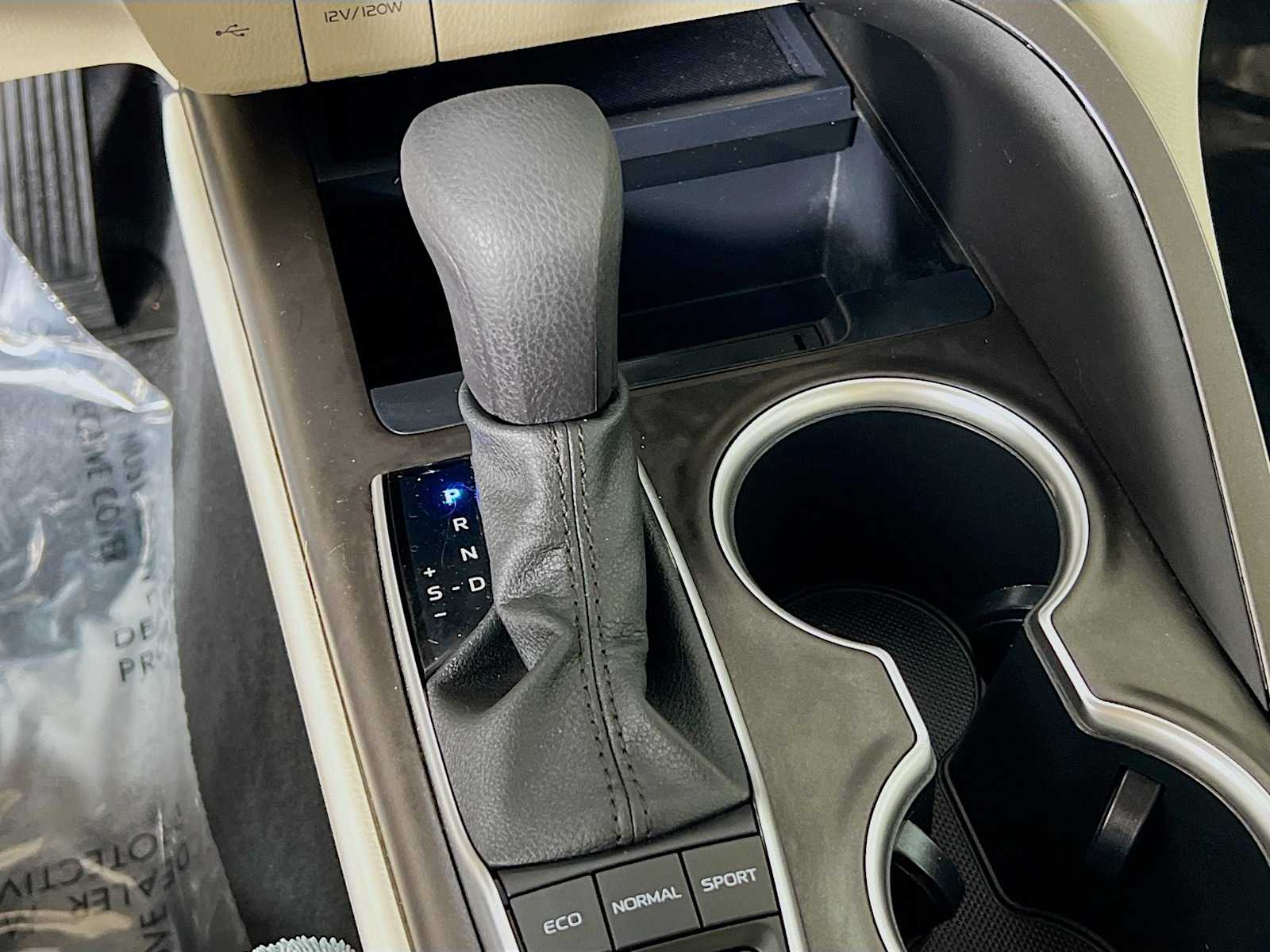 2023 Toyota Camry LE photo 15