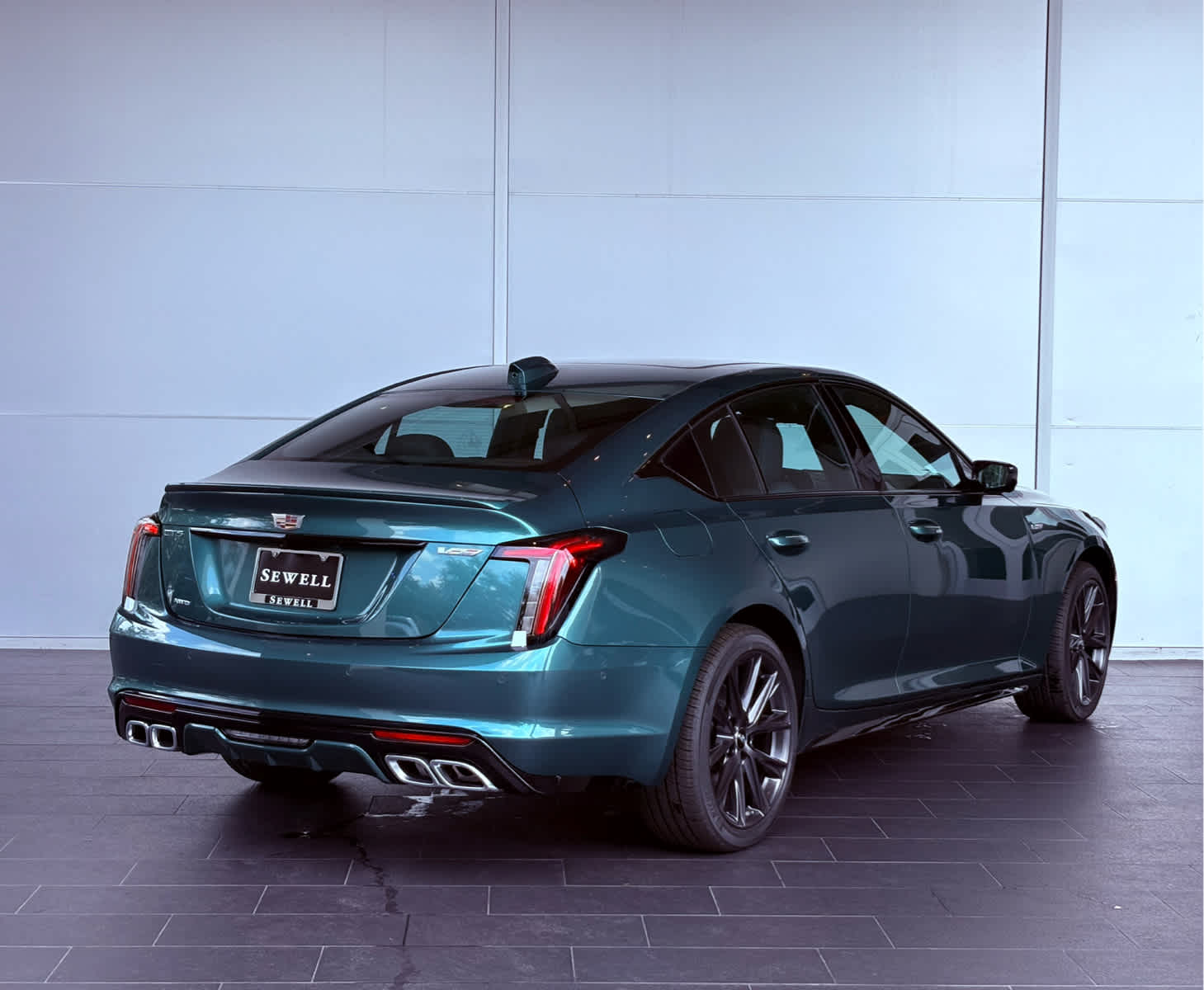 2025 Cadillac CT5 V photo 4