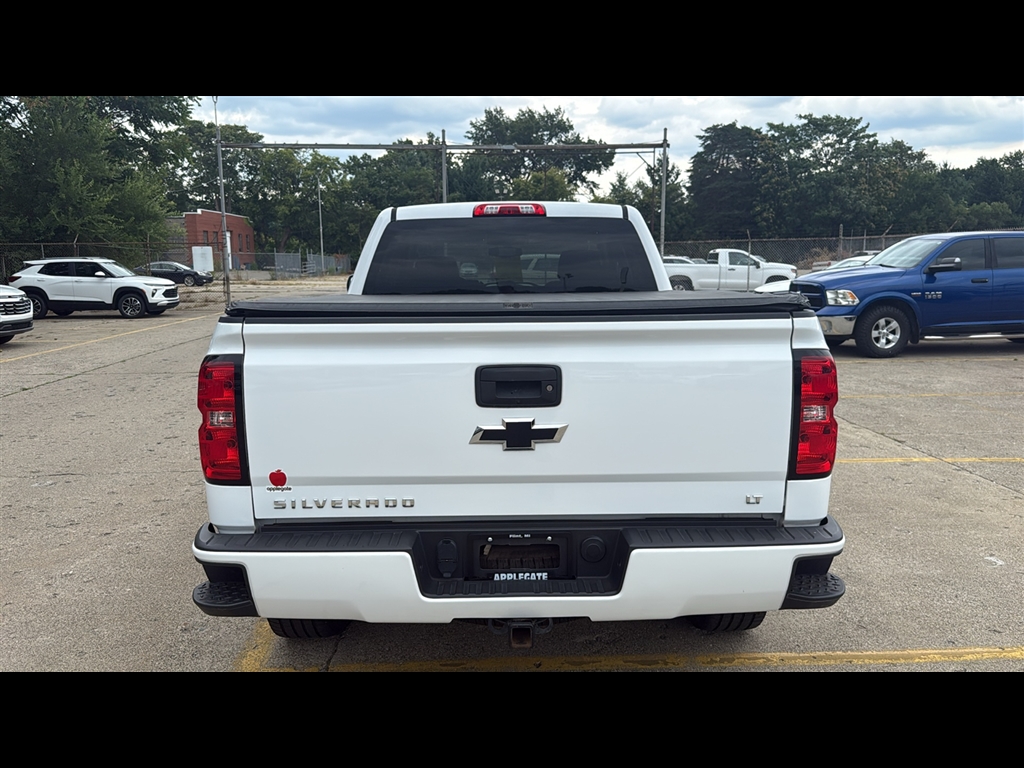 2018 Chevrolet Silverado LT photo 24