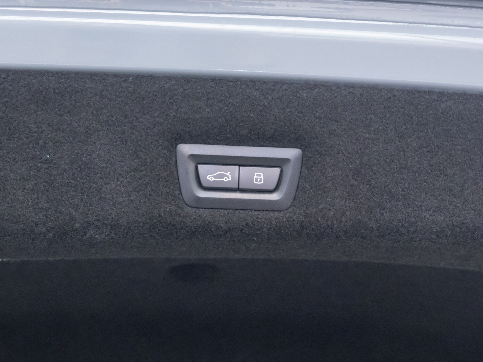 New 2025 Brooklyn Grey Metallic BMW 750e xDrive image 33