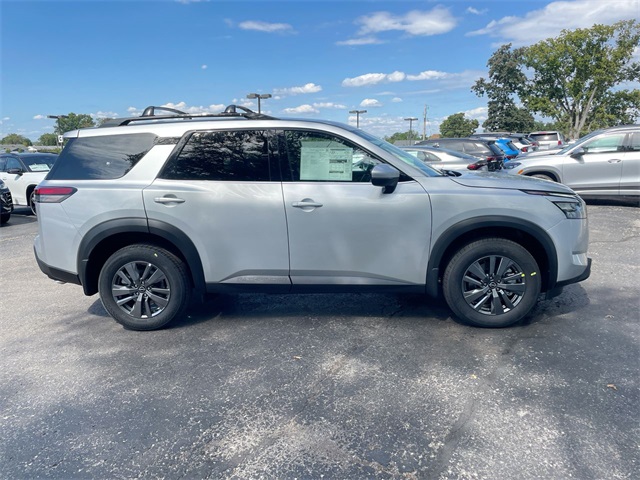 2025 Nissan Pathfinder SV photo 14