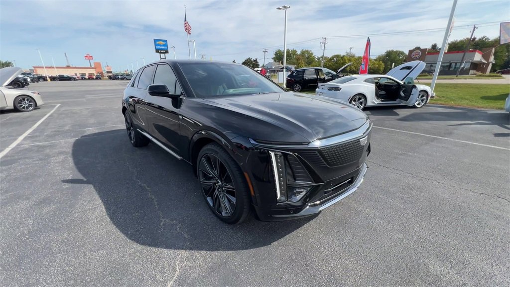 Used 2024 Cadillac LYRIQ Sport 3 with VIN 1GYKPWRL1RZ105752 for sale in Morris, IL