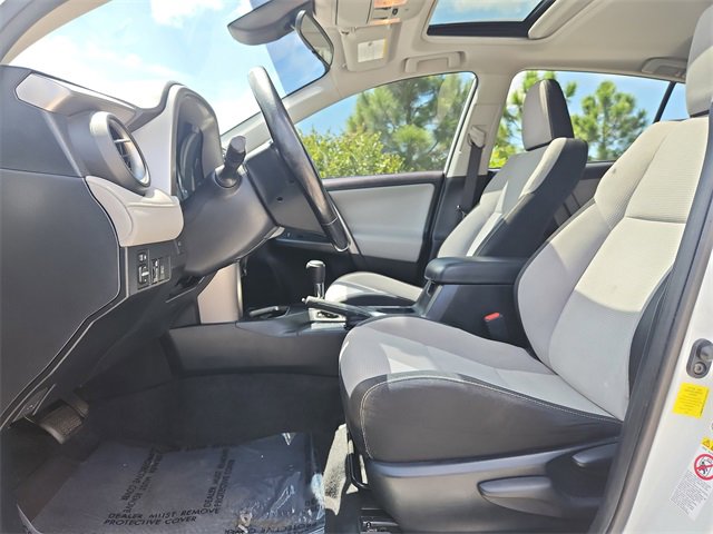 2018 Toyota RAV4 XLE photo 17