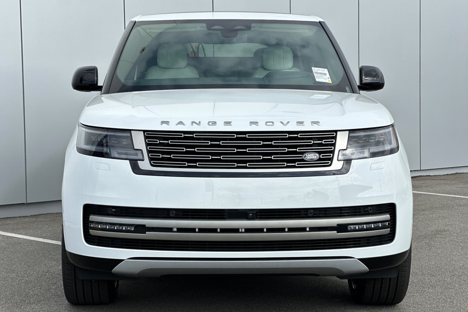 2025 Land Rover Range Rover SE photo 7