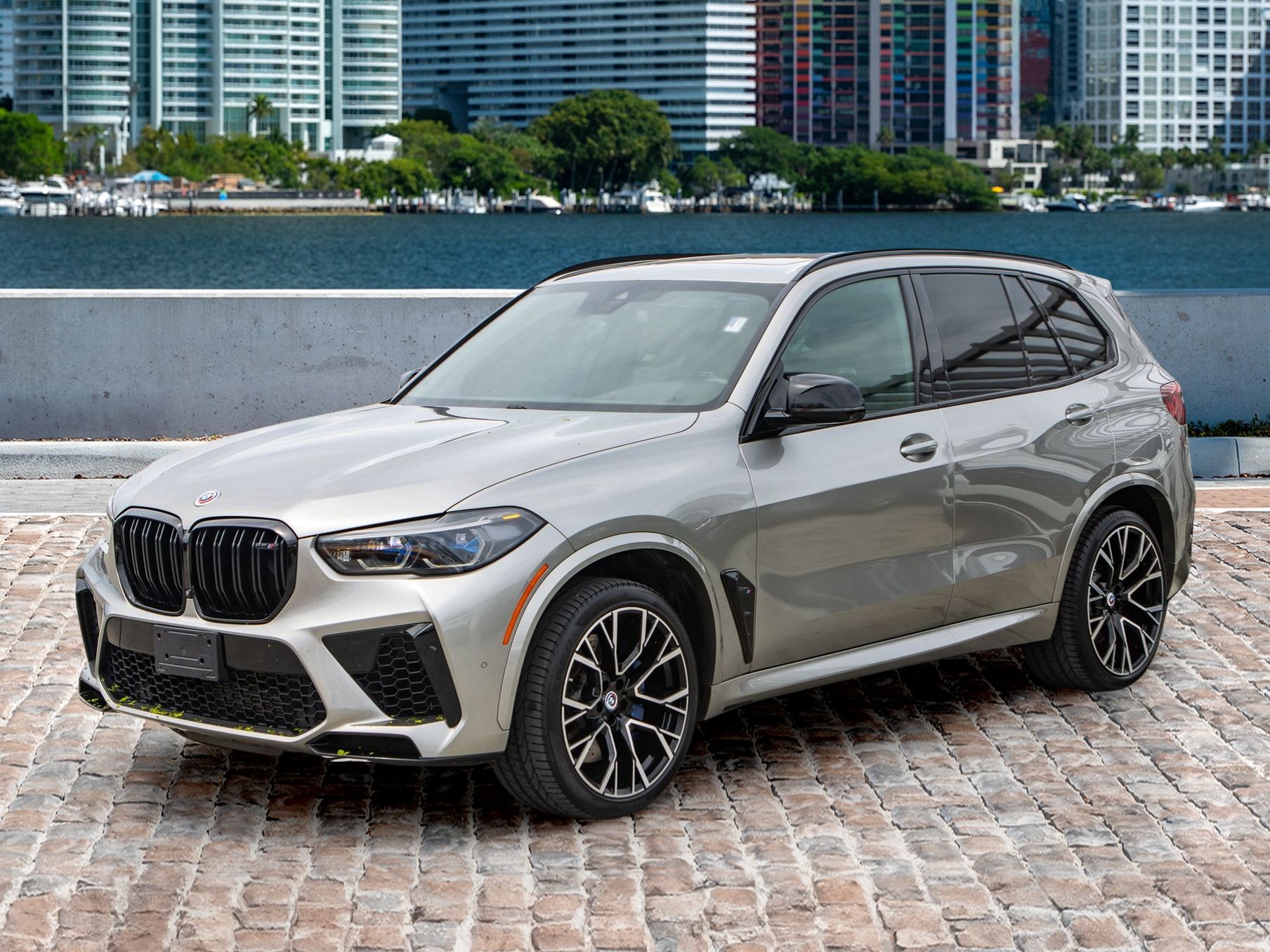 2022 BMW X5 M Base's photo
