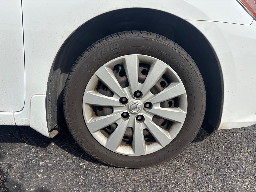 2017 Nissan Sentra S photo 2