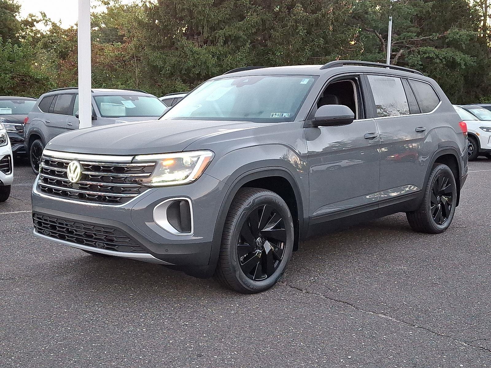2026 Volkswagen Atlas SE Technology photo 3