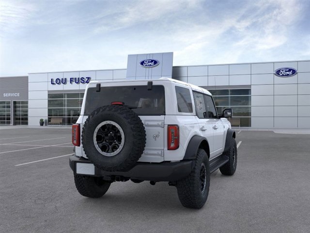 2025 Ford Bronco Outer Banks photo 8
