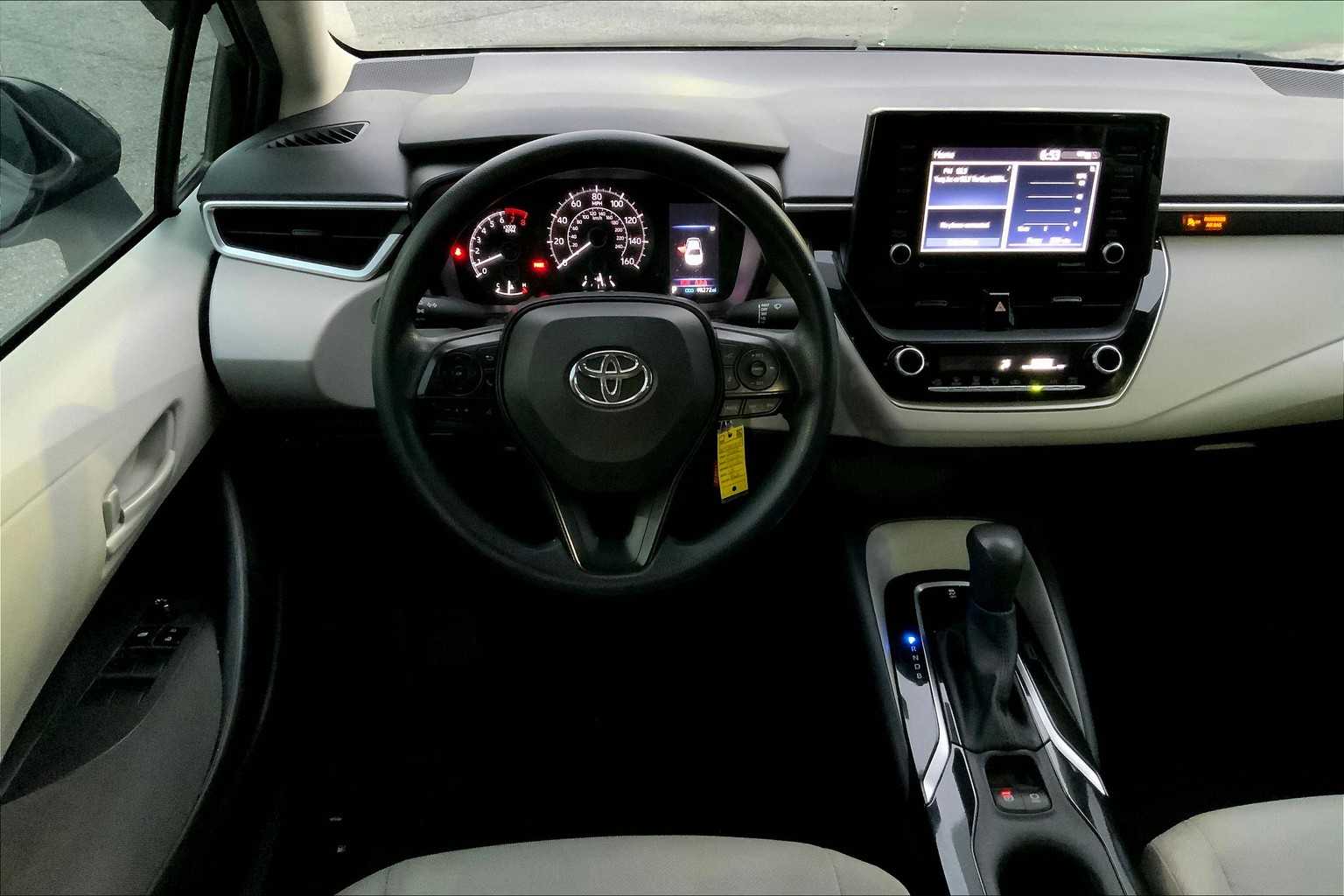 2022 Toyota Corolla L photo 5