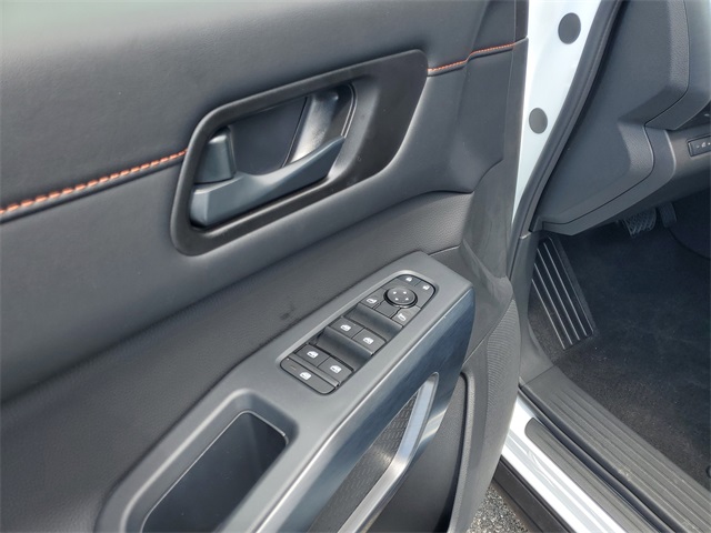 2025 Nissan Pathfinder Rock Creek photo 6
