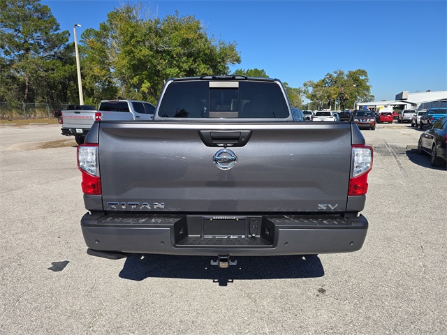 2021 Nissan Titan SV photo 4