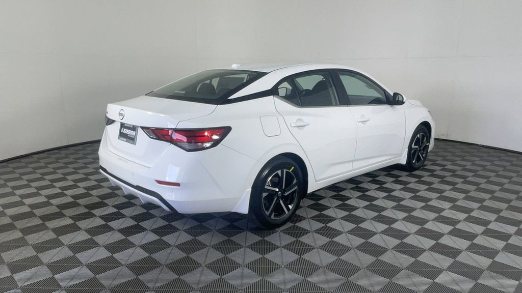 2025 Nissan Sentra SV photo 4