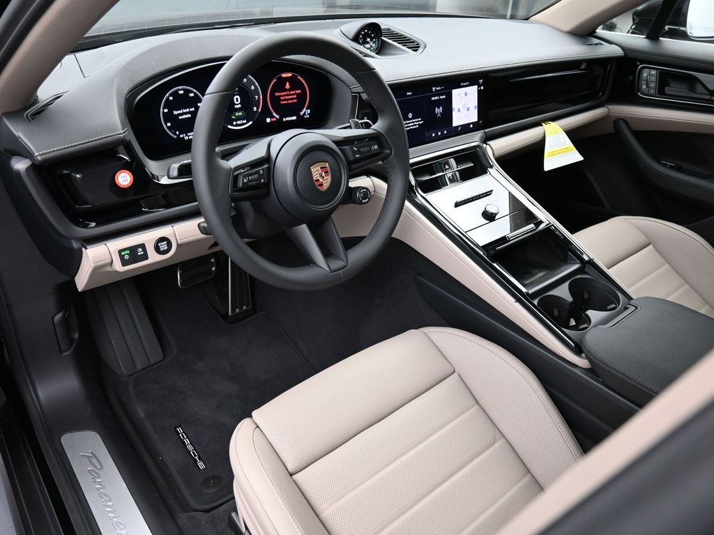 2026 Porsche Panamera E-Hybrid 4 photo 4