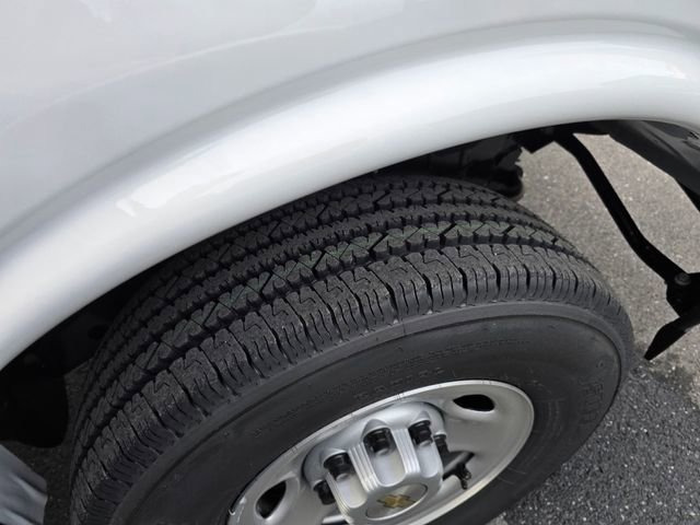 2025 Chevrolet Express 2500 Work Van photo 9