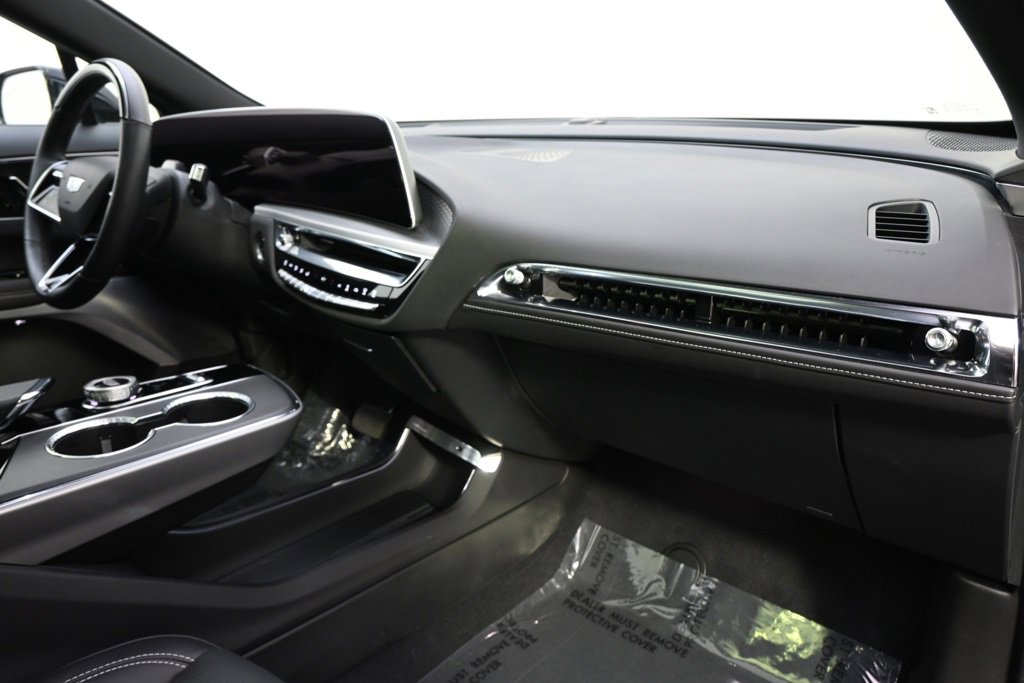 2025 Cadillac Lyriq Luxury photo 14