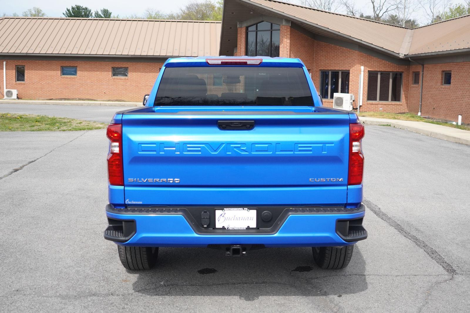 2025 Chevrolet Silverado 1500 Custom photo 4