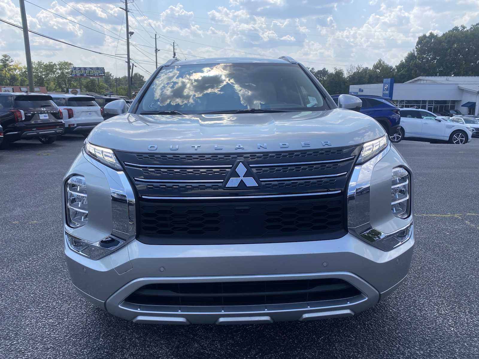 2024 Mitsubishi Outlander SEL photo 2