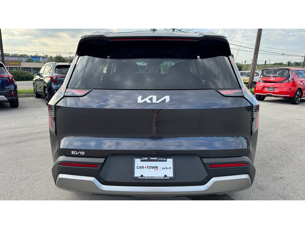 2026 Kia EV9 Wind photo 3