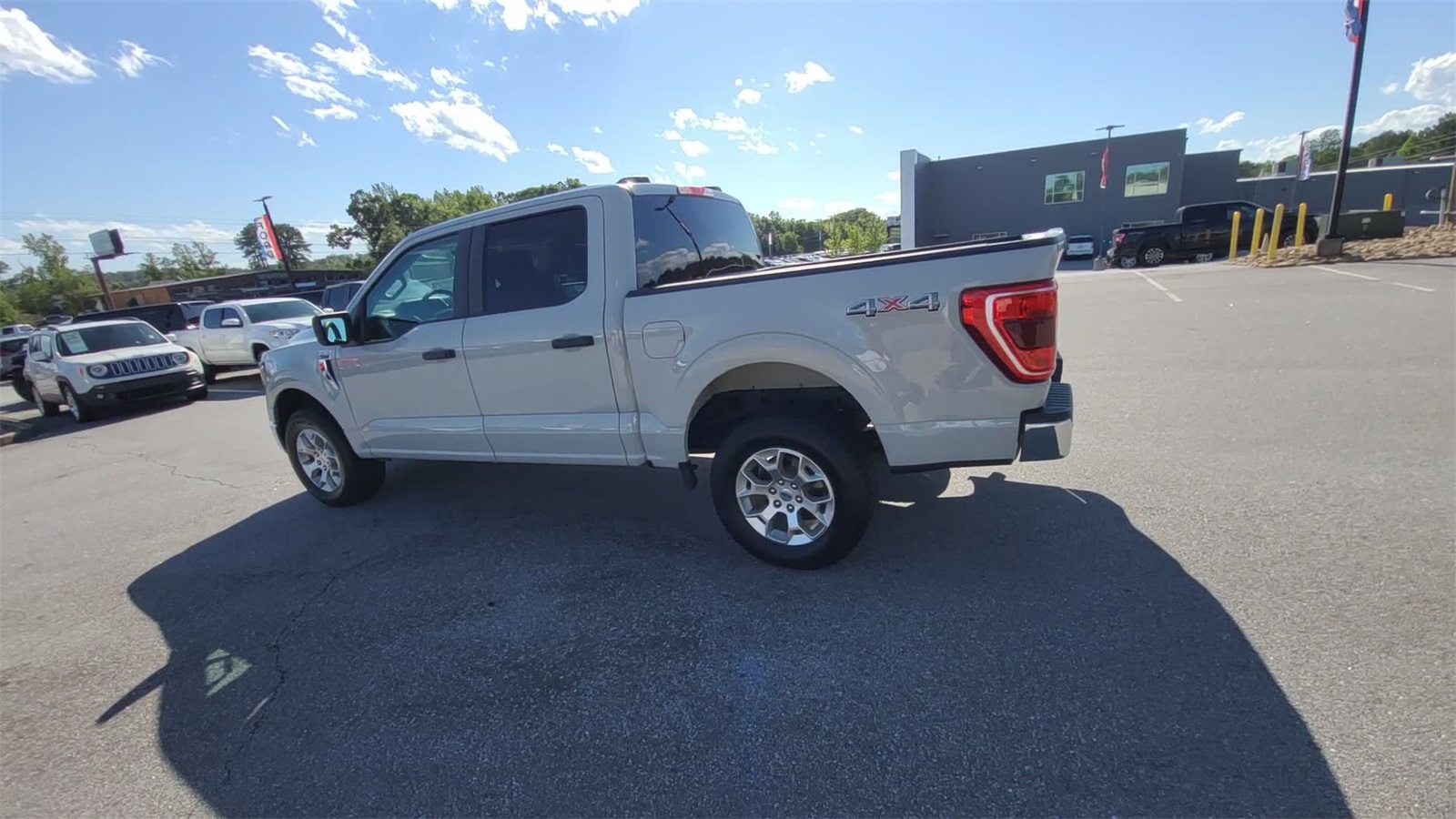 2023 Ford F-150 XLT photo 3