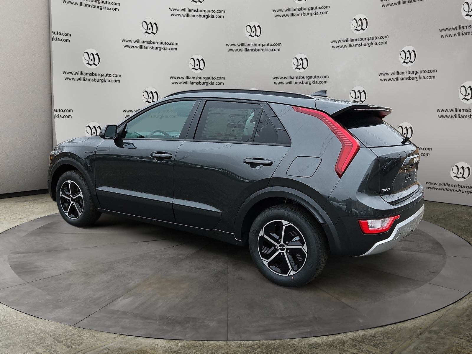 2025 Kia Niro LX photo 2