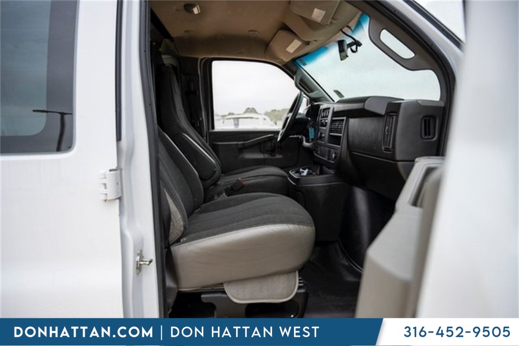 2023 Chevrolet Express 2500 Work Cargo Van photo 20
