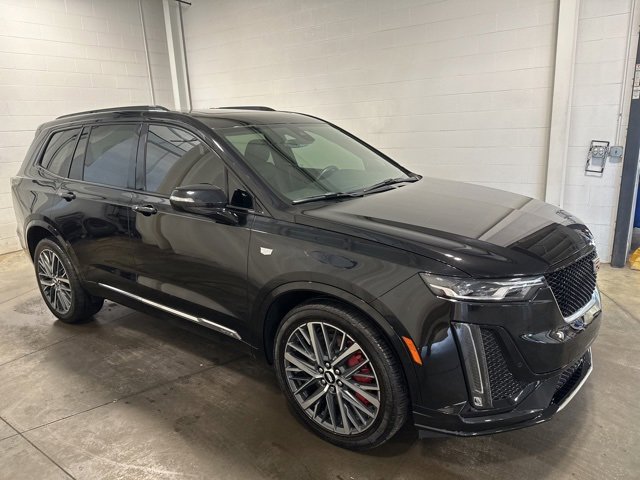 2023 Cadillac XT6 Sport photo 3