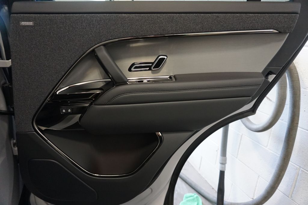 2025 Land Rover Range Rover Sport SE photo 23