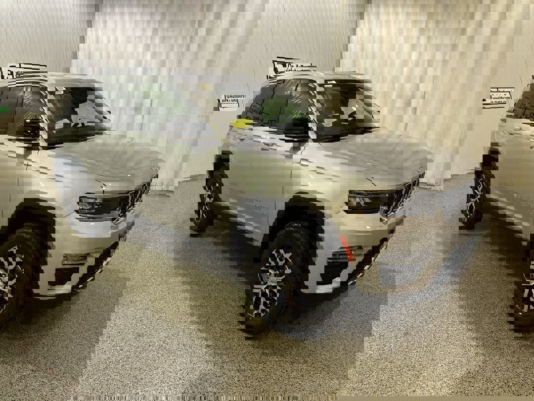 2025 Jeep Grand Cherokee Limited's photo