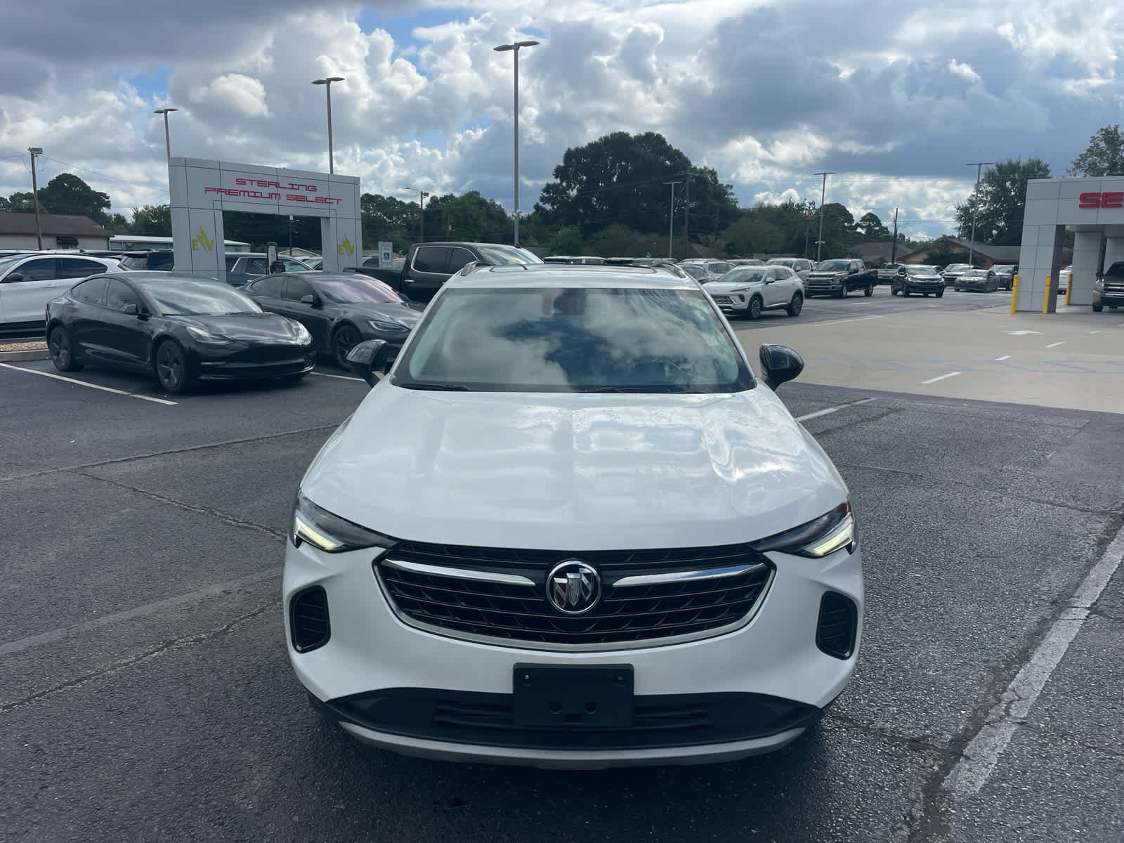 2023 Buick Envision Essence photo 3