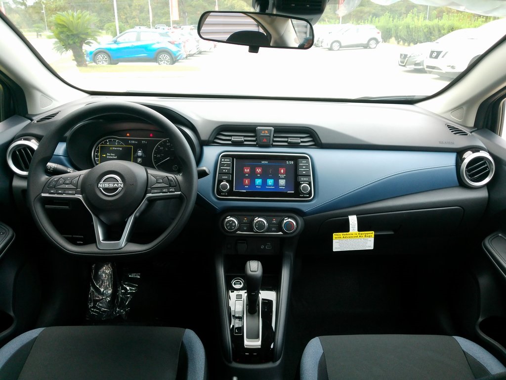2025 Nissan Versa SV photo 24