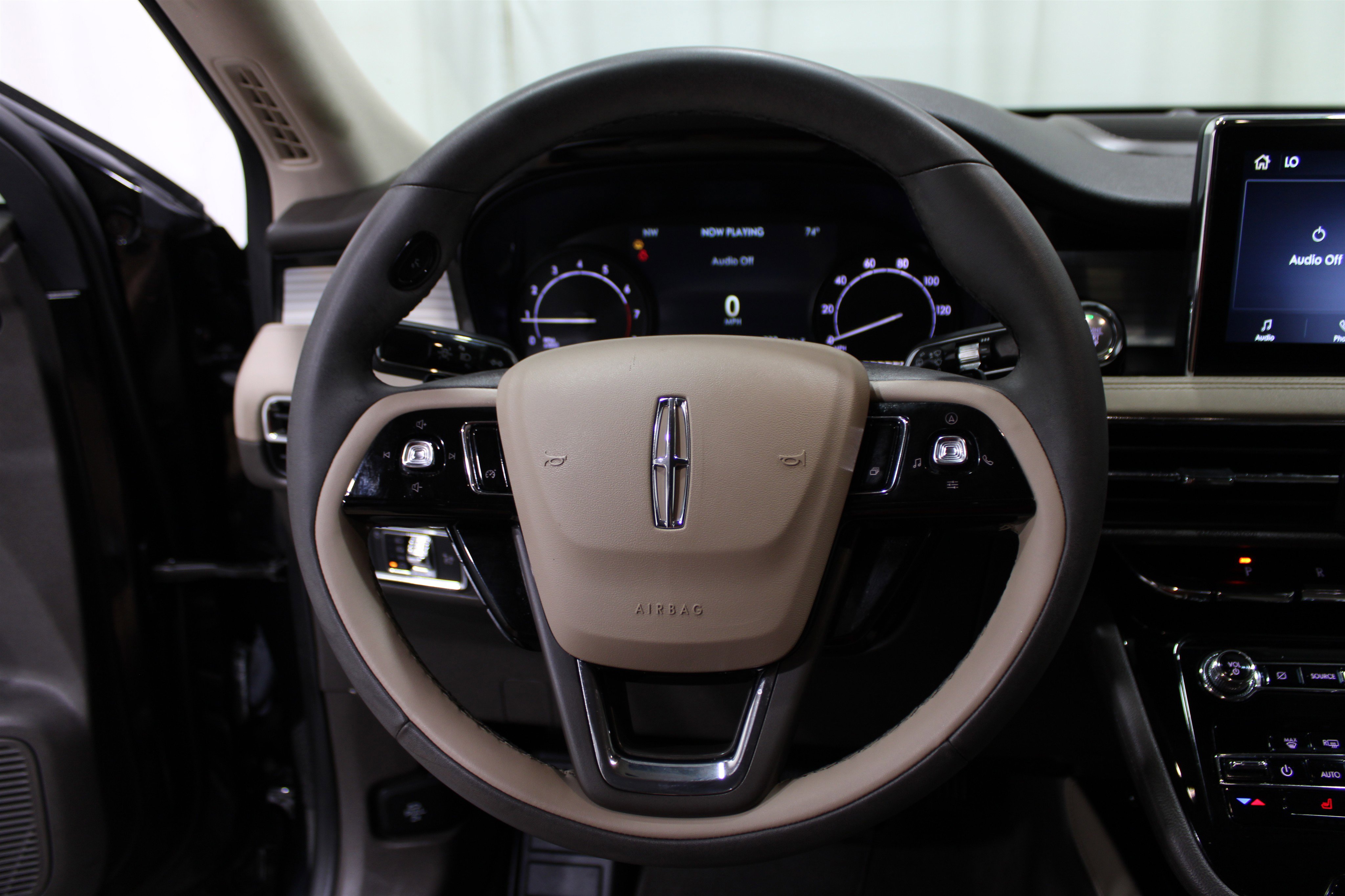 2022 Lincoln Corsair Standard photo 7