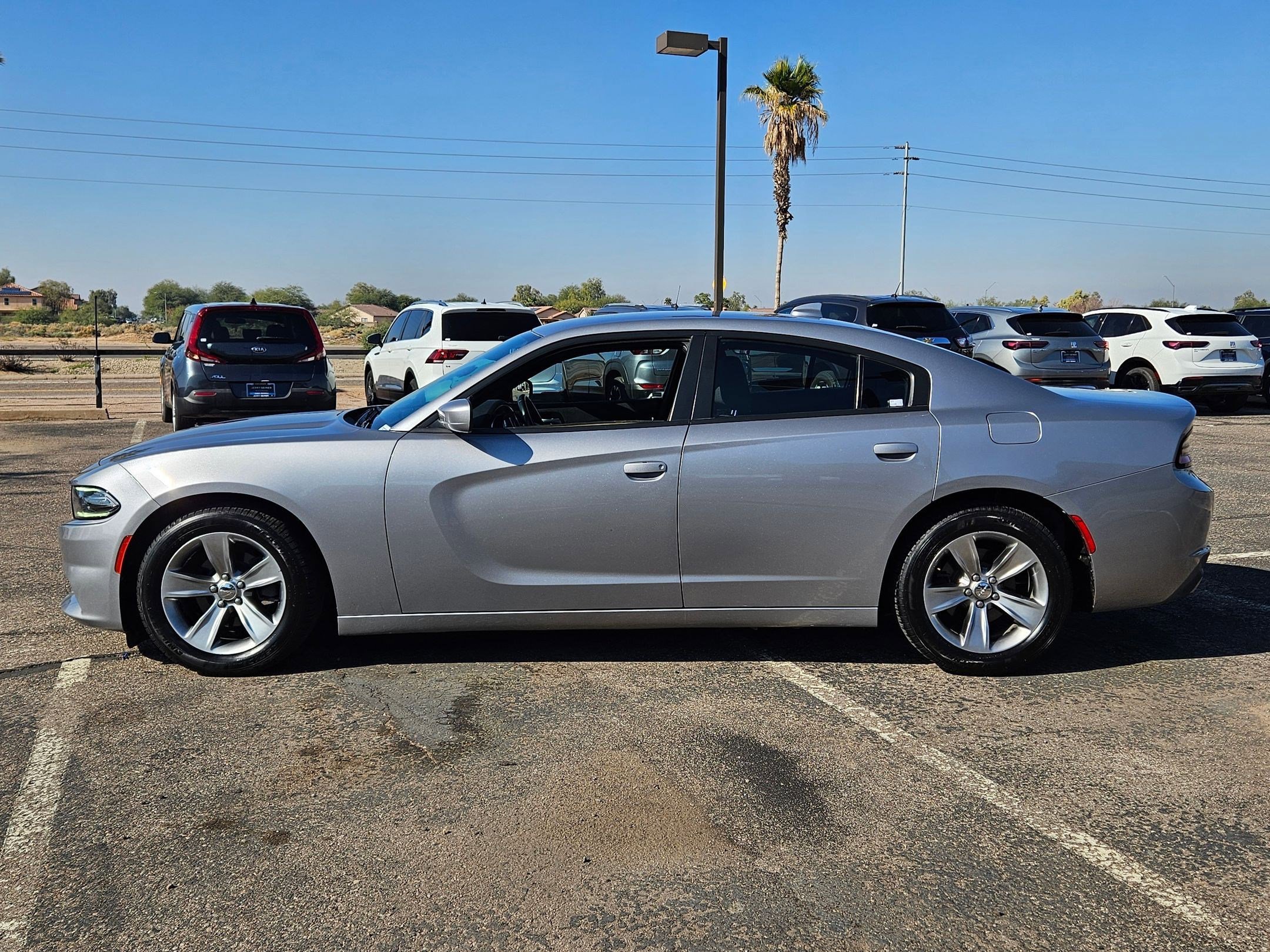 2018 Dodge Charger SXT Plus photo 2