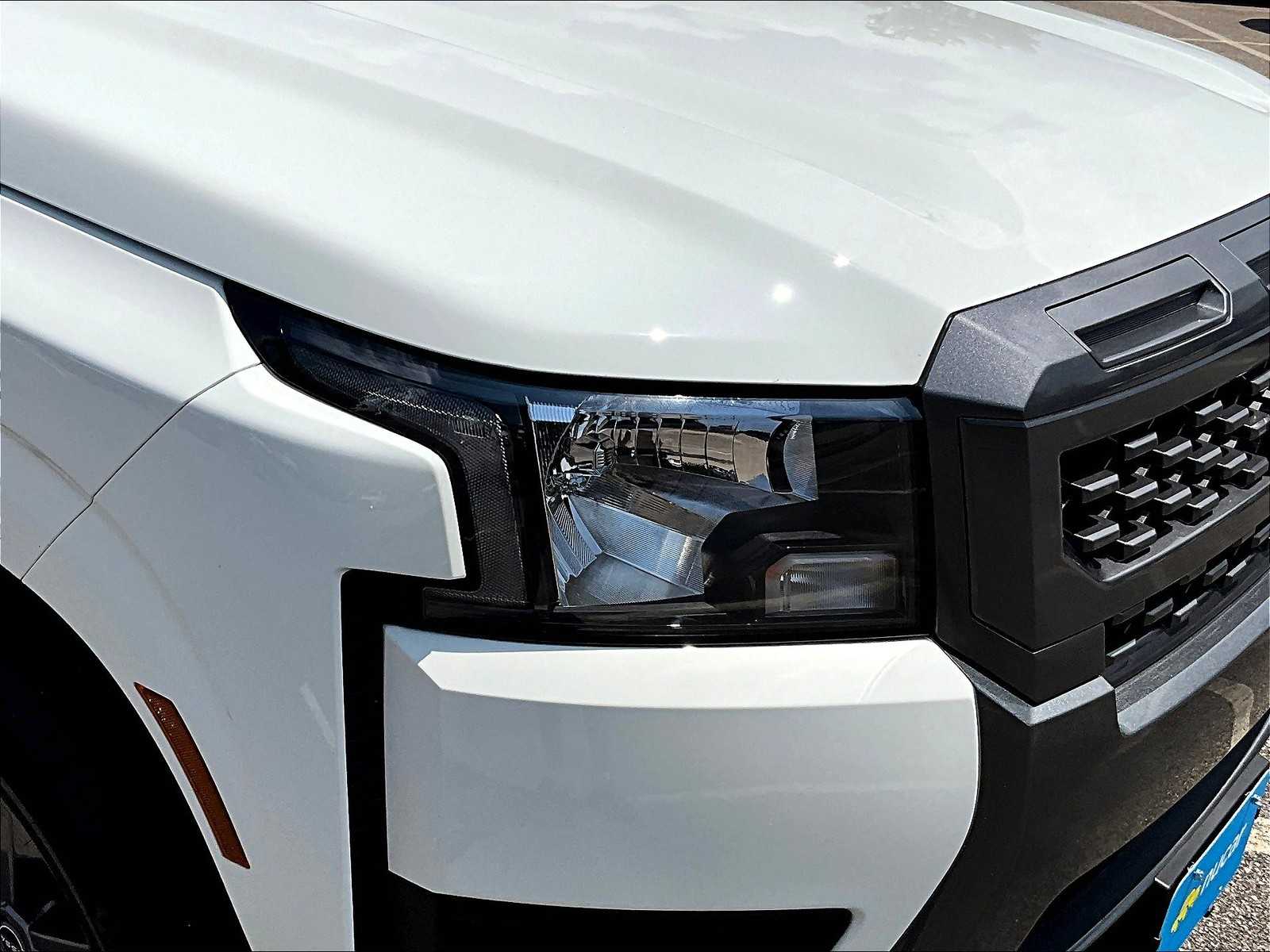 2025 Nissan Frontier SV photo 32