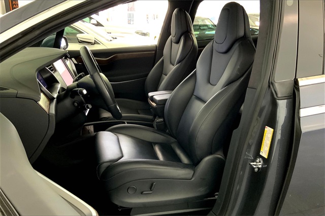 2020 Tesla Model X Long Range photo 16