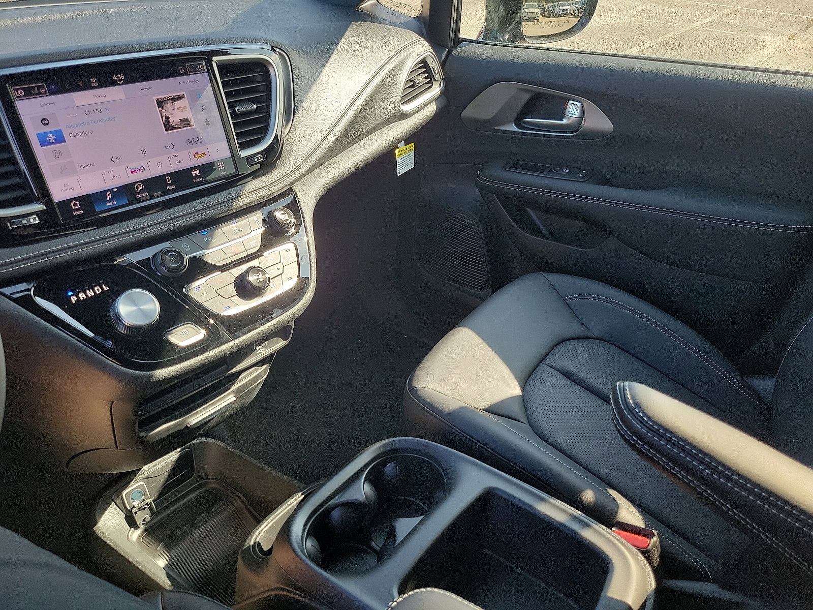 2026 Chrysler Pacifica photo 10