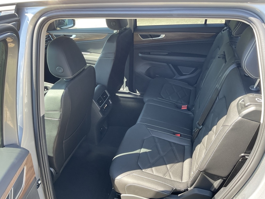 2026 Volkswagen Atlas SE Technology photo 5