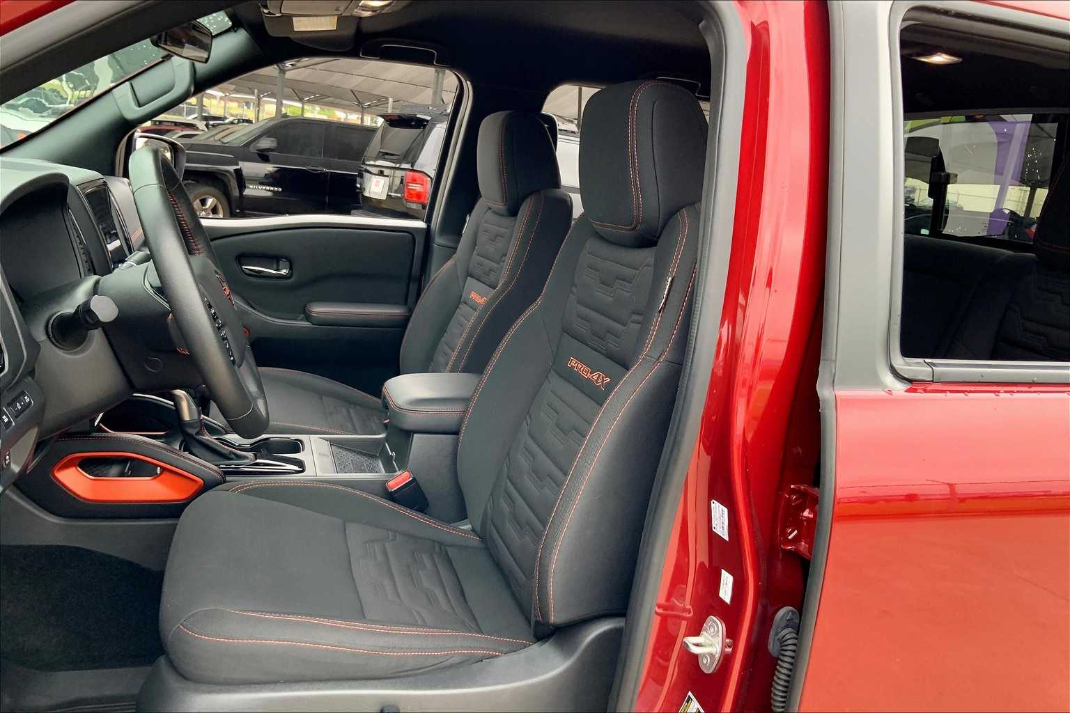 2023 Nissan Frontier PRO-4X photo 7