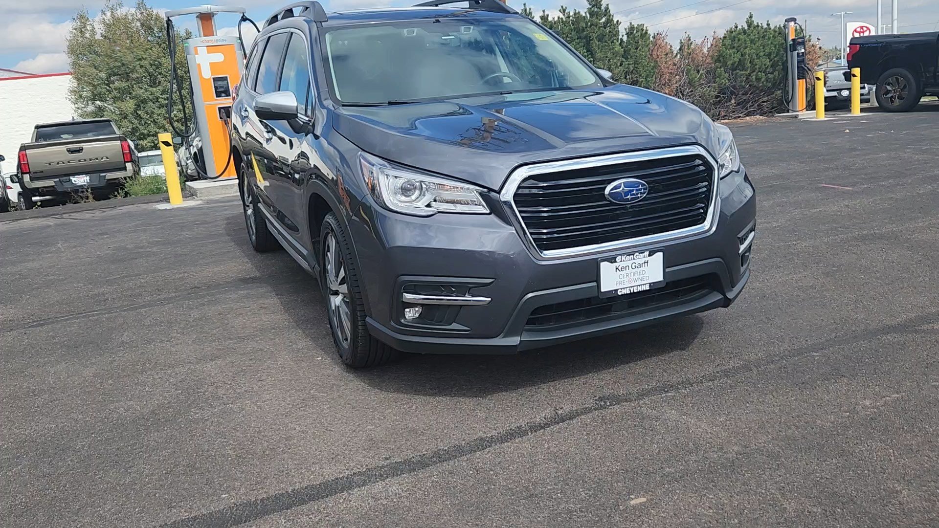 2022 Subaru Ascent Touring photo 3