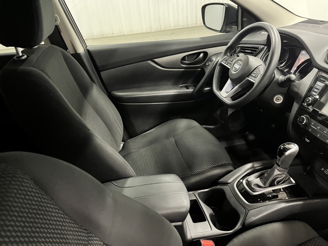 2022 Nissan Rogue Sport S photo 20