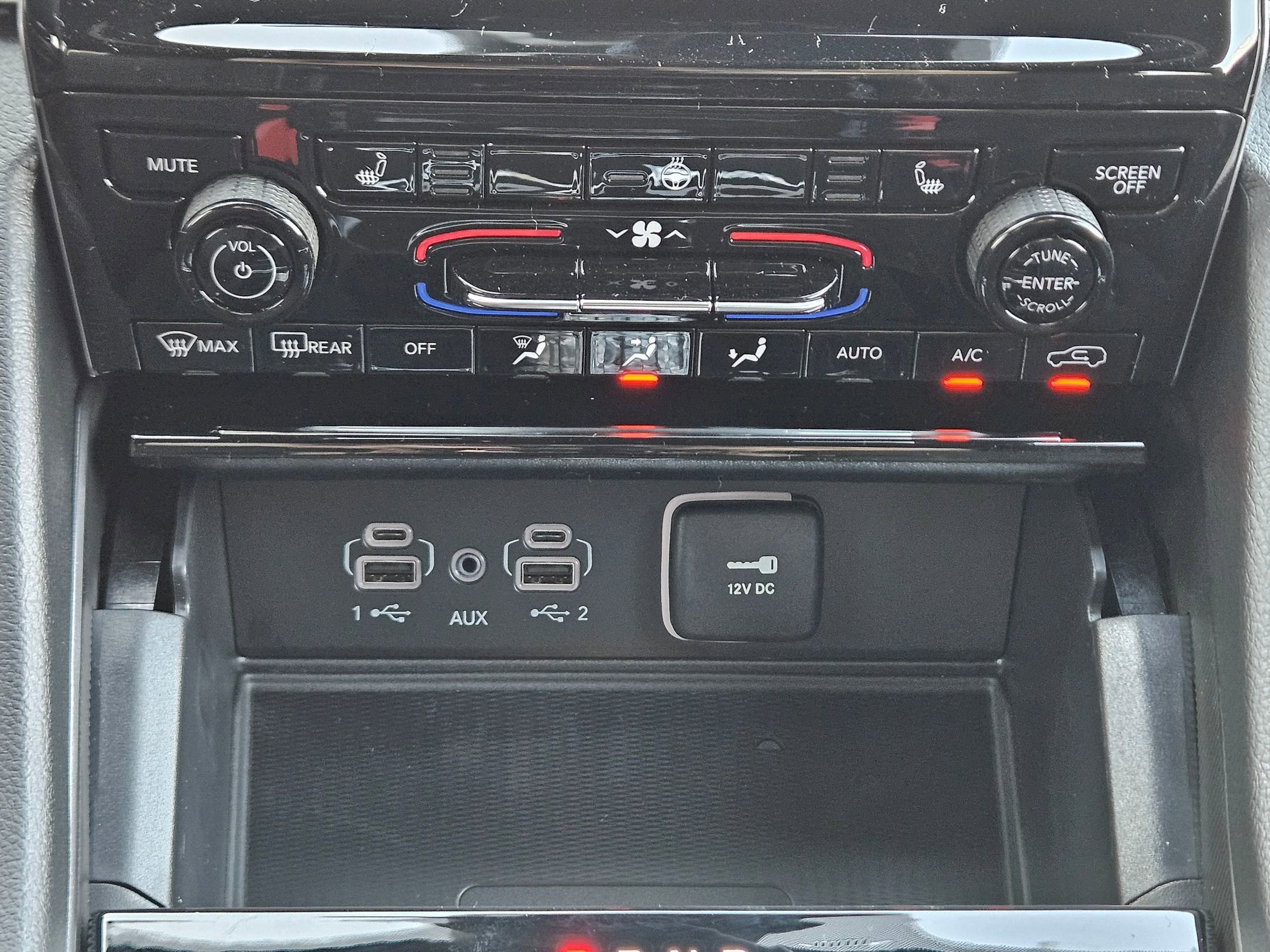2025 Jeep Grand Cherokee Laredo Altitude photo 12