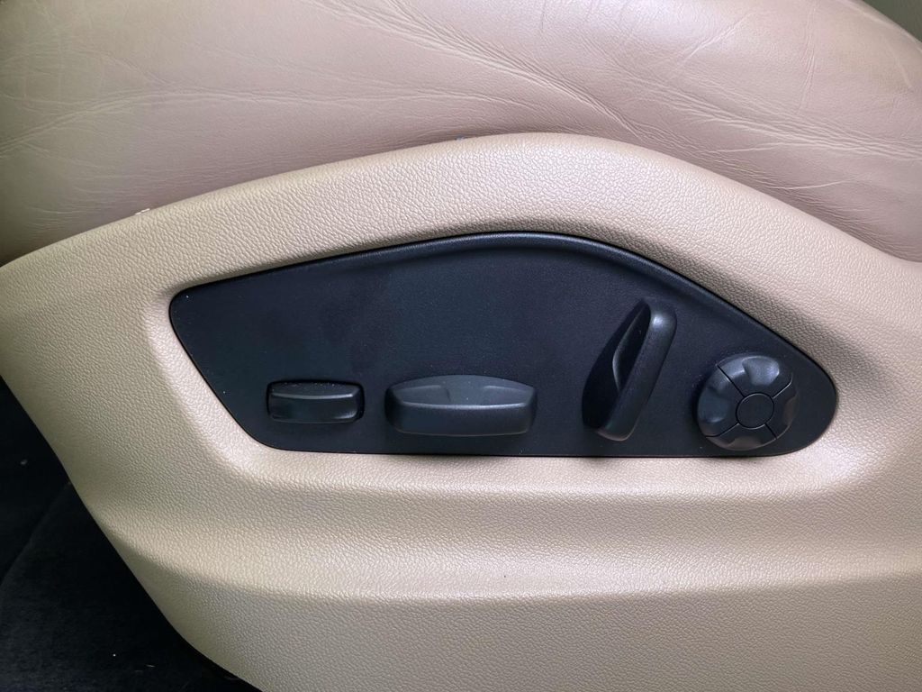 2022 Porsche Cayenne E-Hybrid Base photo 17
