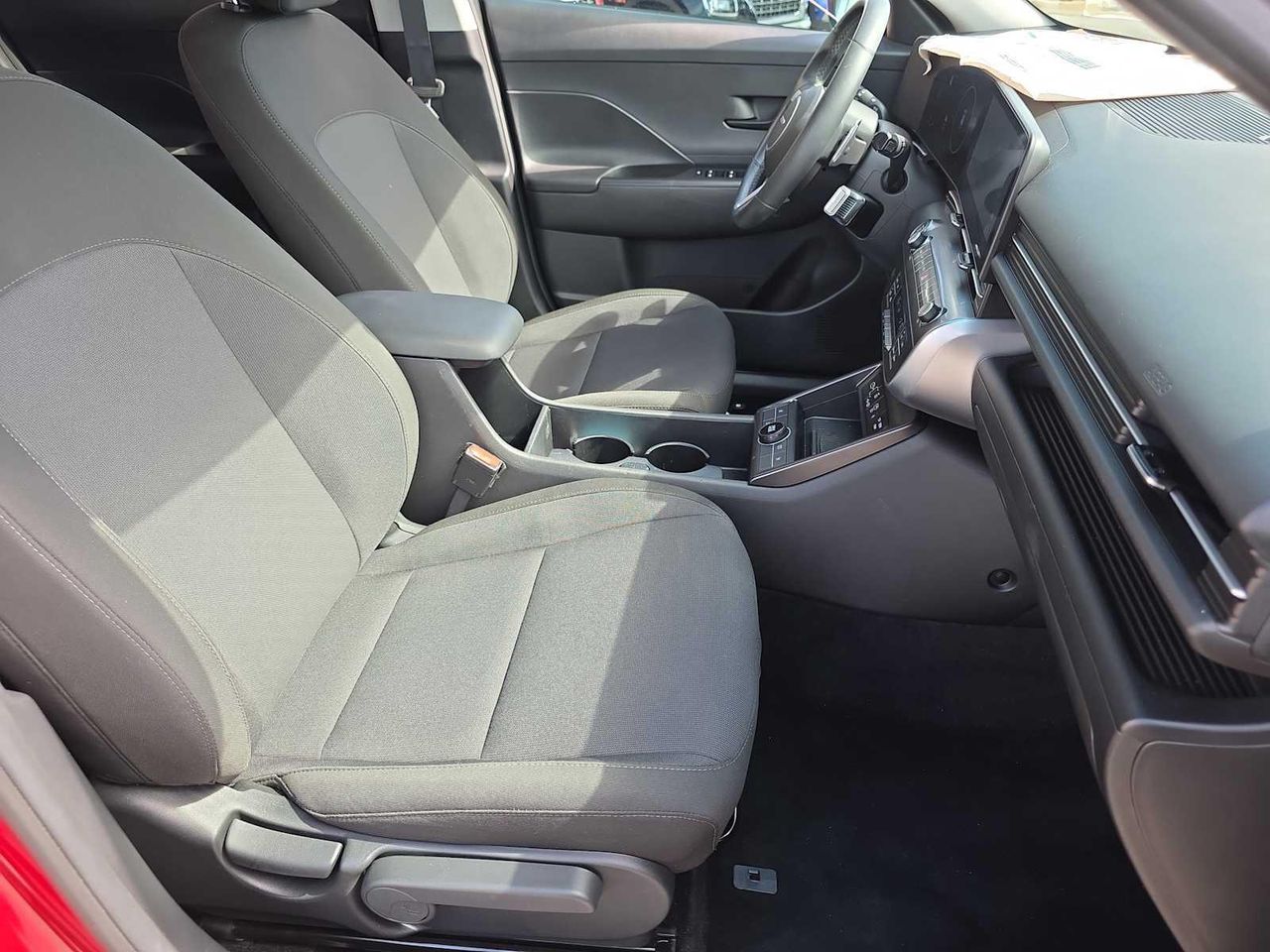 2025 Hyundai Kona SEL photo 18